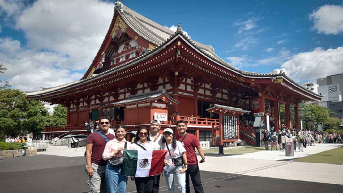 Ballet Folklórico de la BUAP representa a México en Japón