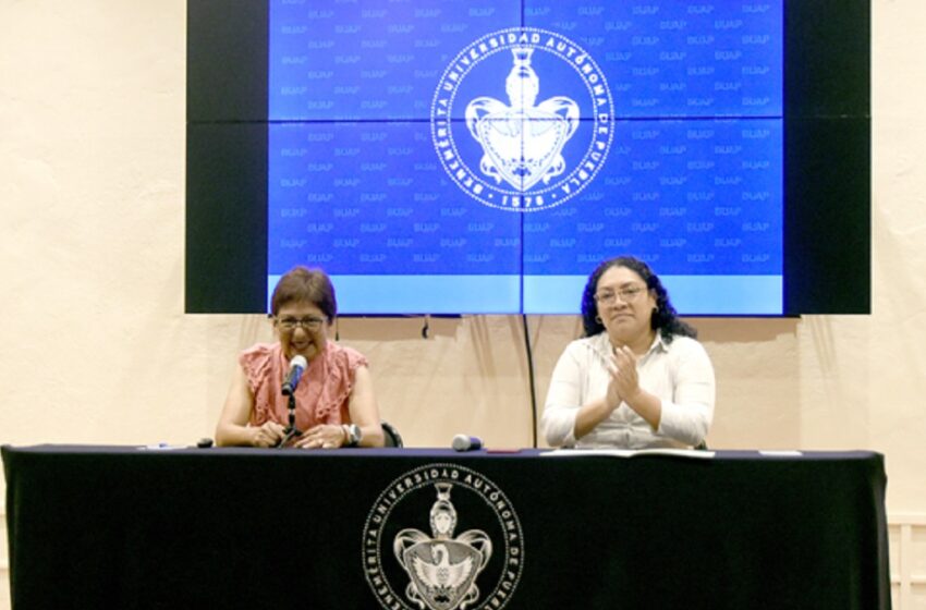  Dicta conferencia la Rectora Lilia Cedillo Ramírez a estudiantes de la Preparatoria Emiliano Zapata