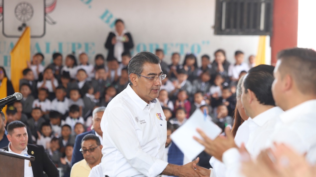 En dos años, gobierno invierte más en educación que en la última década: Sergio Salomón