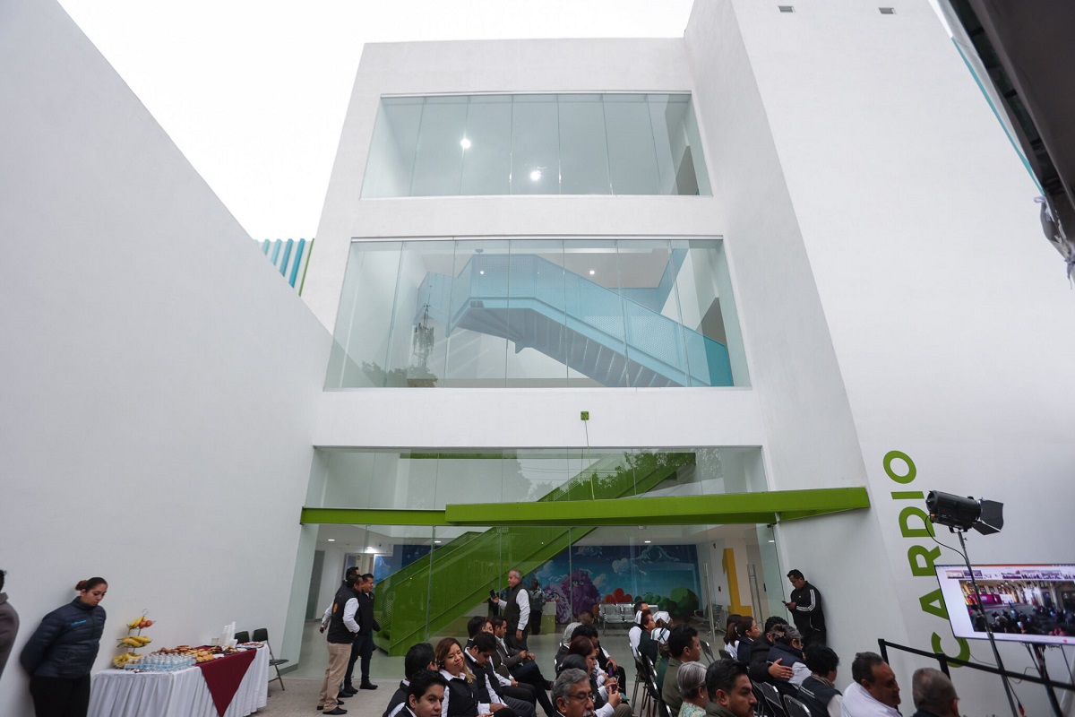 Inaugura Sergio Salomón unidades de oncología y cardiología del HPN; costaron 946.9 mdp