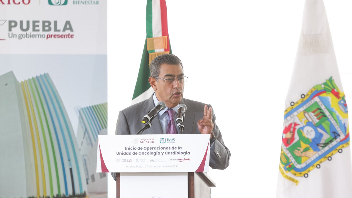 Se registra caos vial por bloqueos en Puebla; gobernador llama a resolver el conflicto