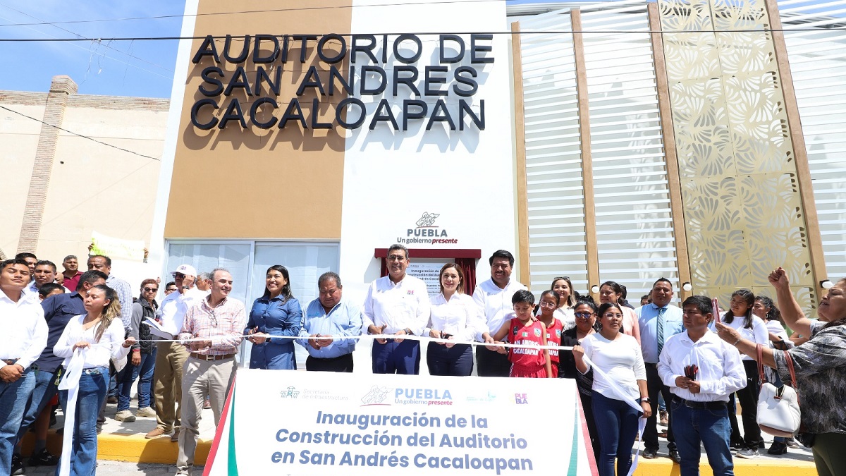 Sergio Salomón inaugura construcción del Auditorio de San Andrés Cacaloapan