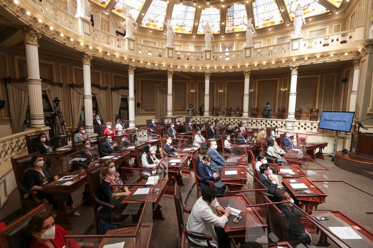 TEPJF resigna pluris en el Congreso de Puebla: le quita tres a Morena