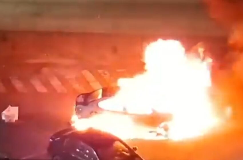 ¡Macabro hallazgo en Lunes! Abandonan auto en llamas con restos humanos y hasta mensaje amenazante frente al C5 de Puebla