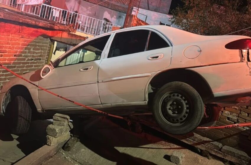  Tragedia en Coronango: Auto aplasta a pareja mientras revisaban fallas mecánicas