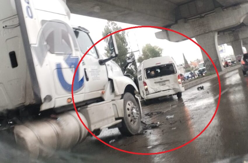  ¡Impactante accidente en la México-Puebla!  Cuatro lesionados tras choque entre tráiler y minivan