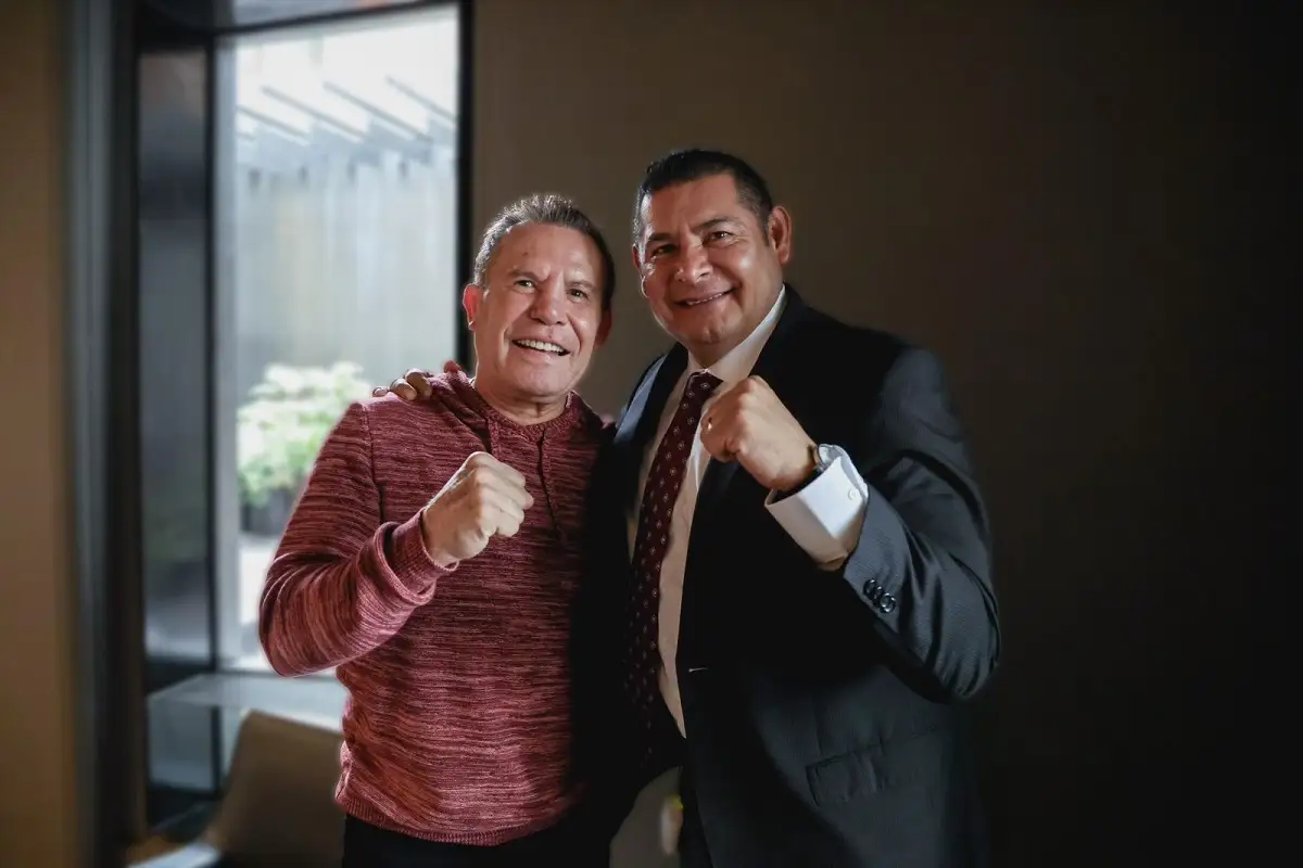 Alejandro Armenta se reúne con Julio César Chávez para impulsar el deporte en Puebla