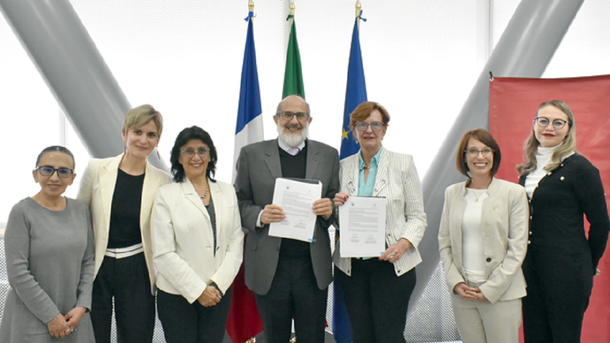 BUAP y Alianza Francesa firman convenio de colaboración