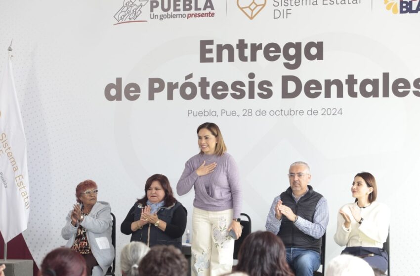  Beneficia SEDIF a 10 personas adultas mayores con prótesis dentales