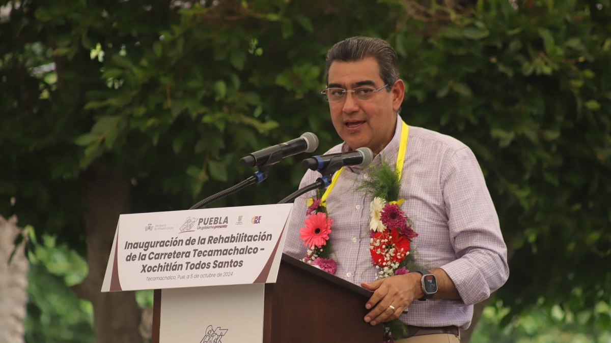 Continúa gobierno de Sergio Salomón invirtiendo recursos en todo el estado; entrega obras en tres municipios