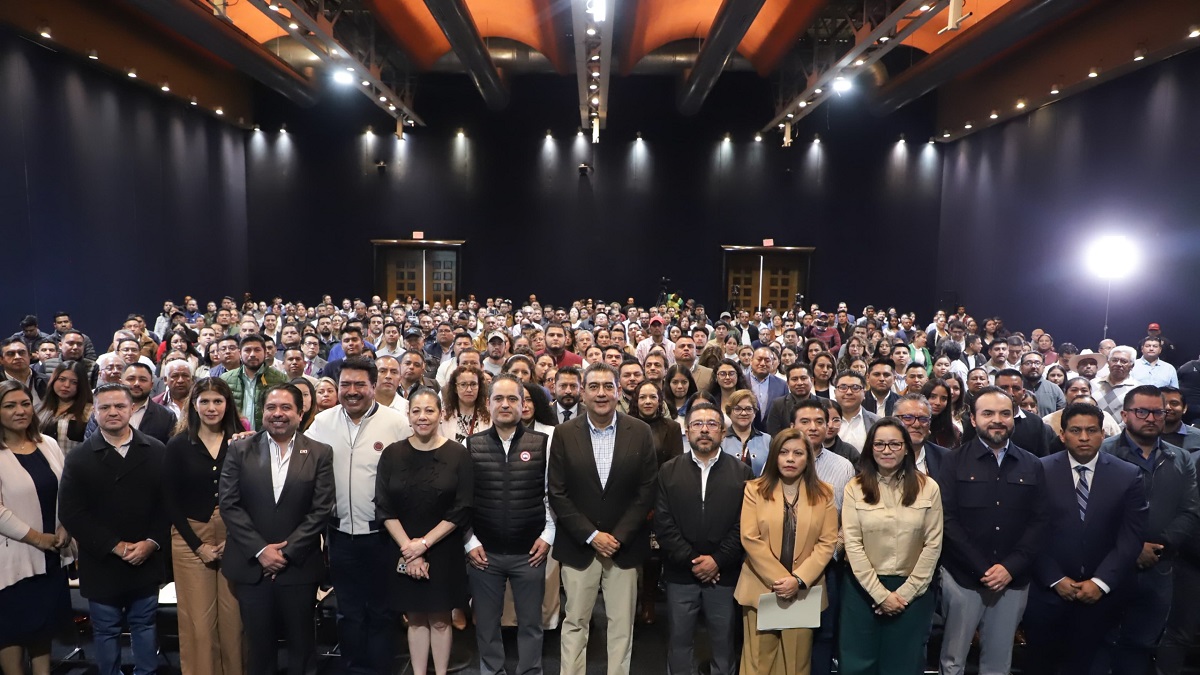 Exhorta Sergio Salomón a ayuntamientos garantizar rendición de cuentas para favorecer progreso
