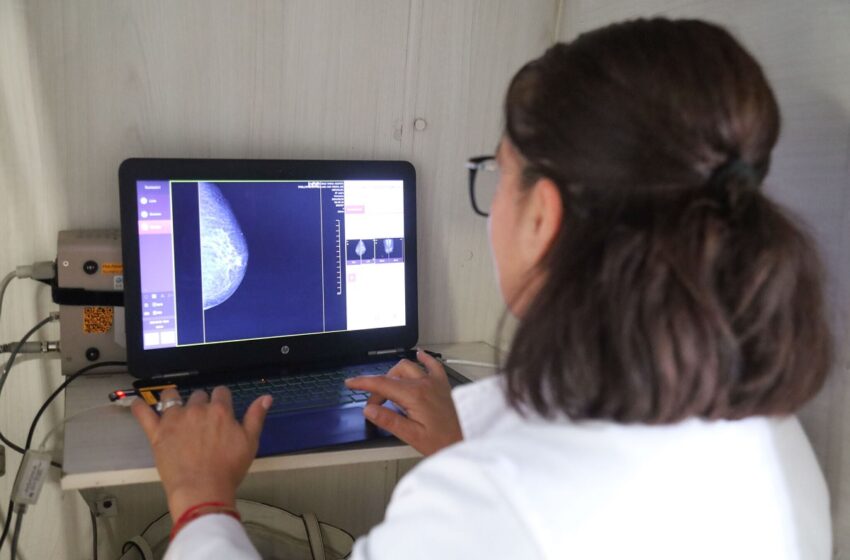  Incrementa la detección de cáncer de mama en jóvenes poblanas; en 20 minutos realizan mastografía en el IMSS