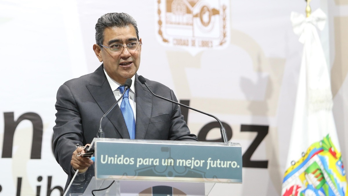 Llama Sergio Salomón a alcaldes entrantes a priorizar seguridad y servicios