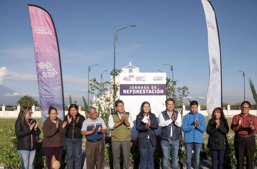  Lupita Cuautle arranca jornada de reforestación