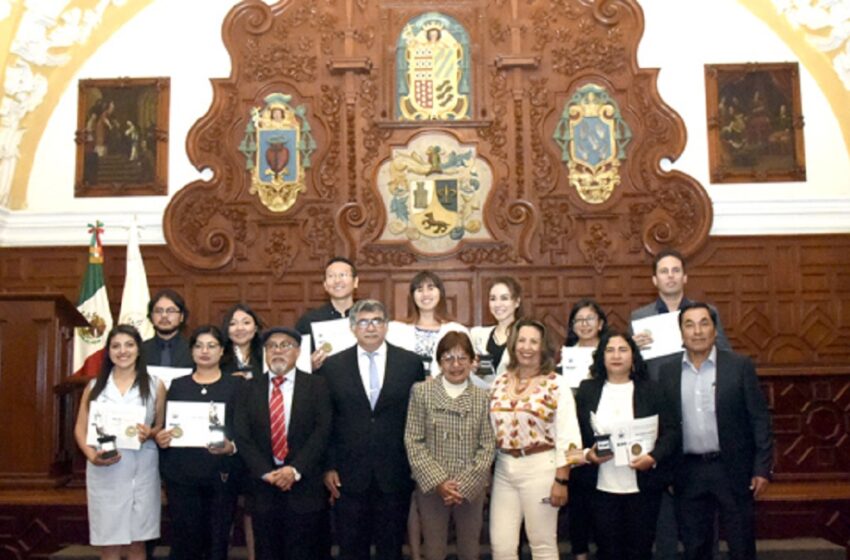  Reconoce BUAP a las mejores tesis de posgrado
