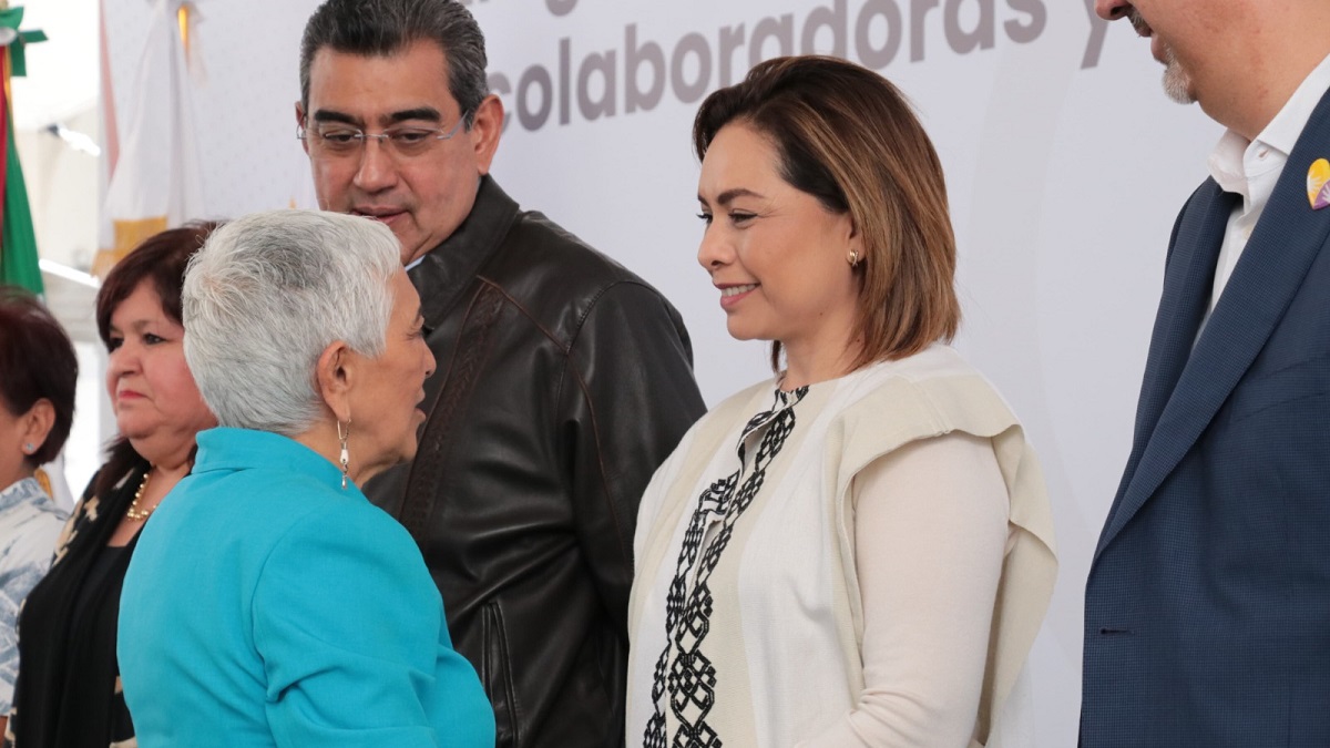 Reconoce SEDIF trayectoria a 130 colaboradoras y colaboradores