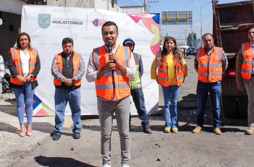  Roberto Solís lanza programa de bacheo para mejorar vialidades en Huejotzingo