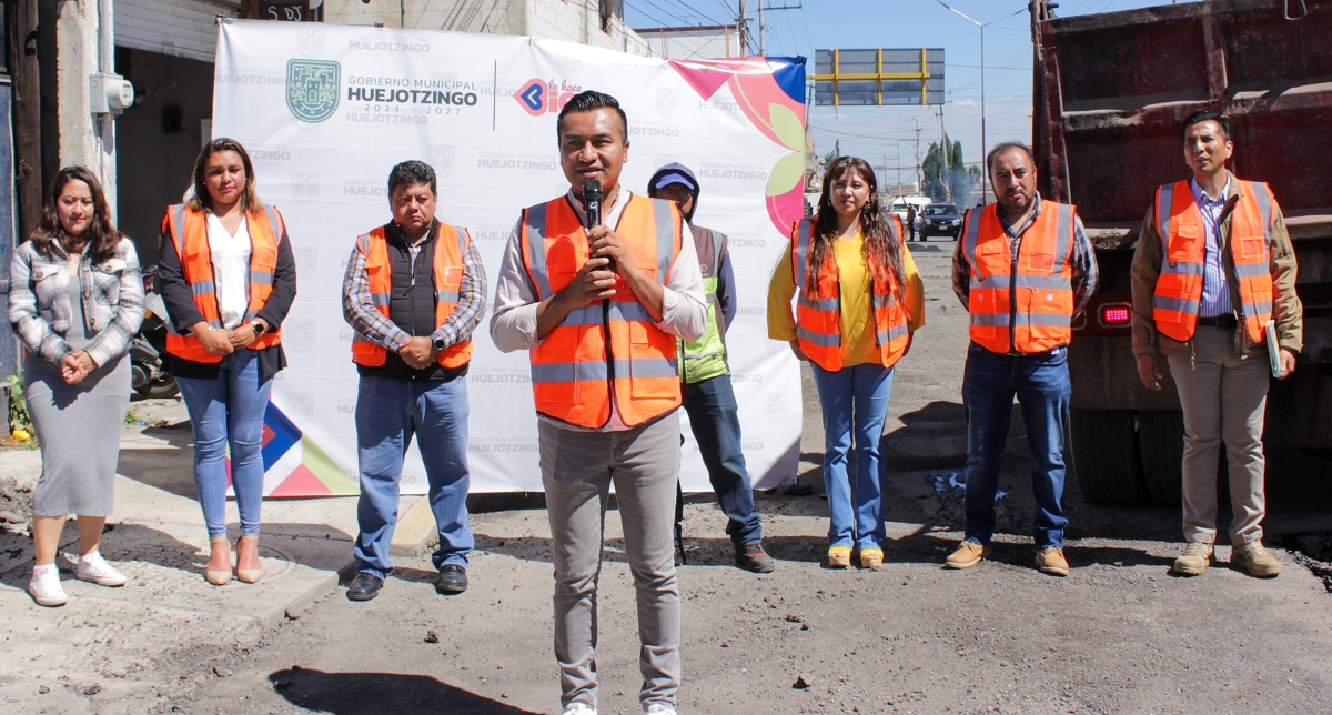 Roberto Solís lanza programa de bacheo para mejorar vialidades en Huejotzingo