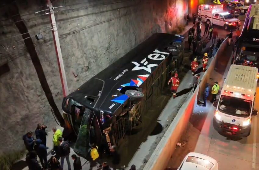  ¡Grave accidente en Periférico! Volcadura de autobús deja 30 heridos en Puebla