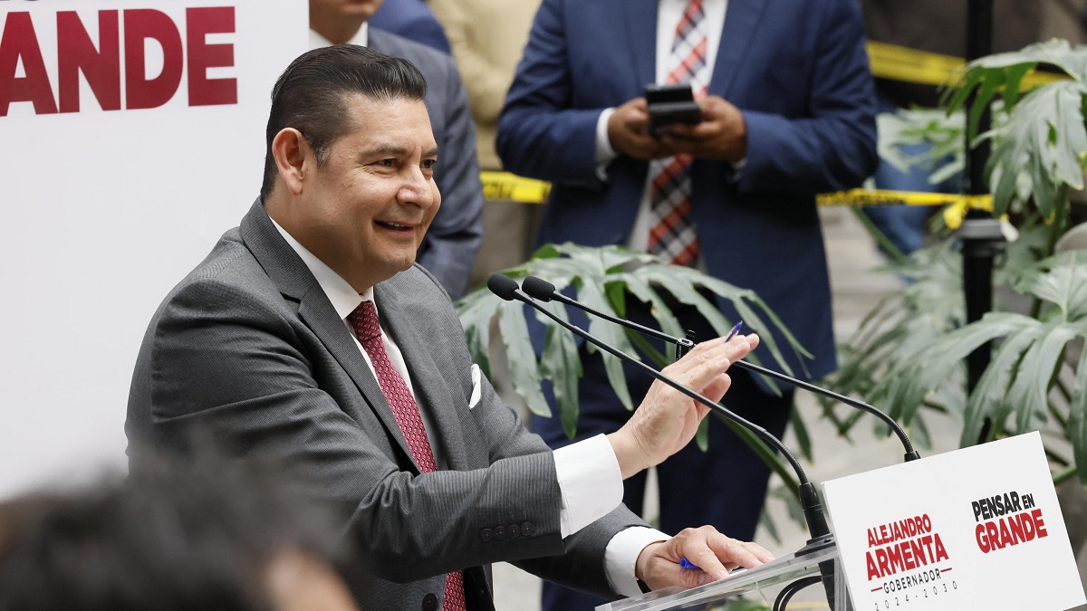 Alejandro Armenta: Los servidores públicos merecen respeto, no etiquetas políticas