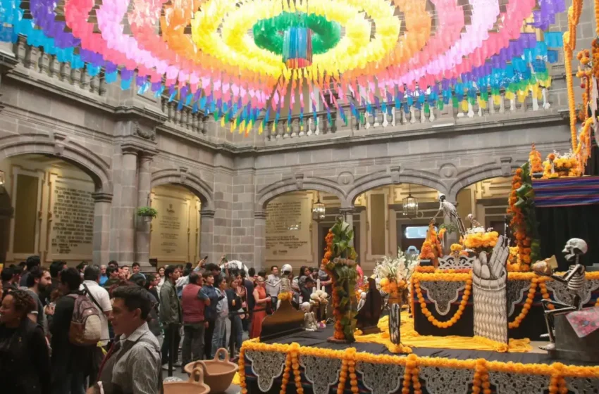  Asistieron más de 300 mil poblanas y poblanos al Festival La Muerte es un Sueño