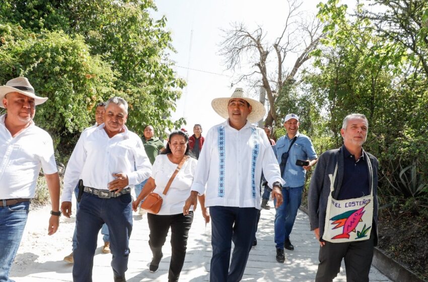  Con techados en escuelas, gobierno de Sergio Salomón contribuye a cuidar salud de estudiantes