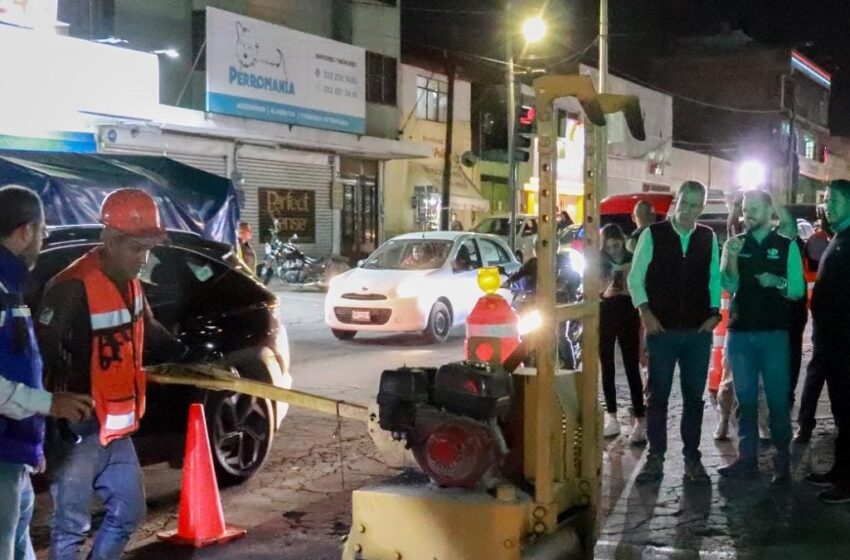  Encabeza Pepe Chedraui supervisión de trabajos de bacheo nocturno en la Capital
