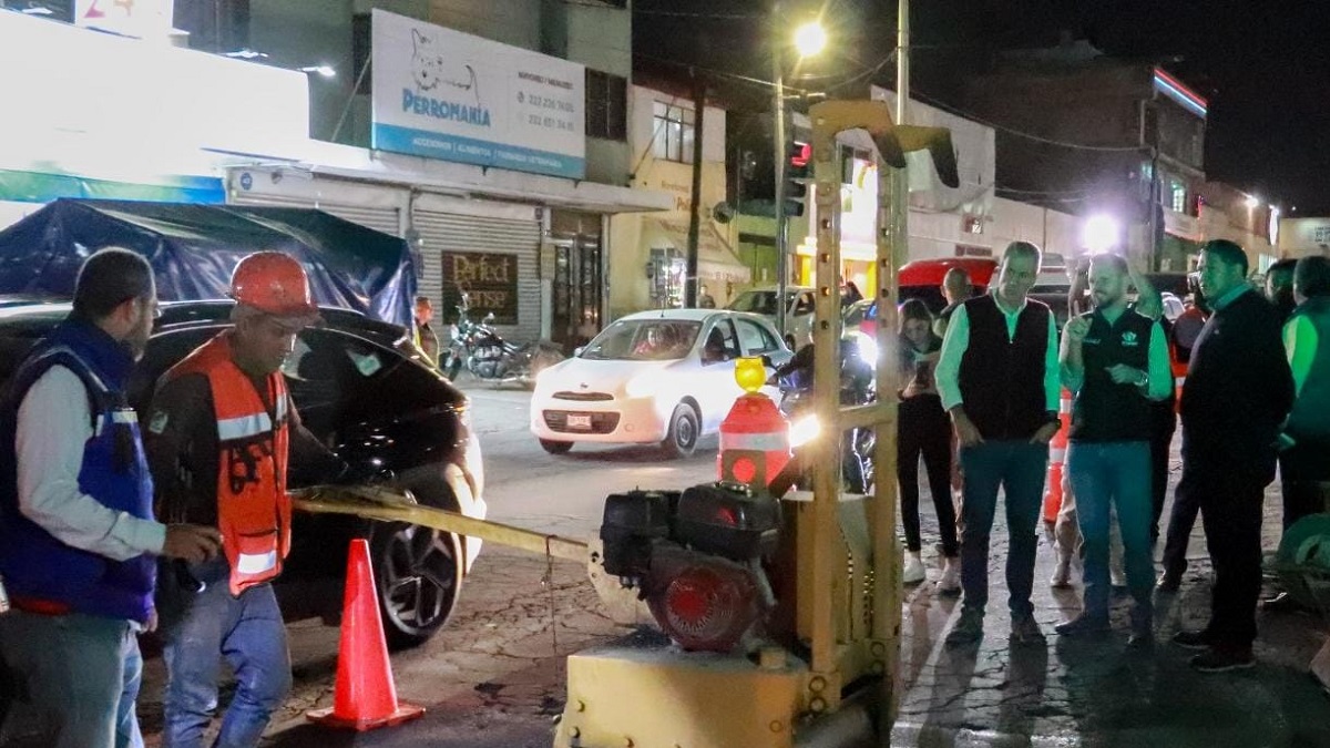 Encabeza Pepe Chedraui supervisión de trabajos de bacheo nocturno en la Capital