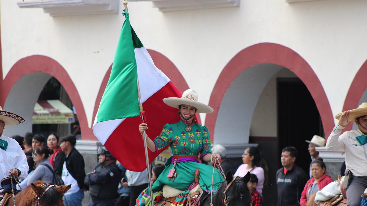 Huejotzingo rinde homenaje al cxiv aniversario del inicio de la revolución mexicana en su tradicional desfile