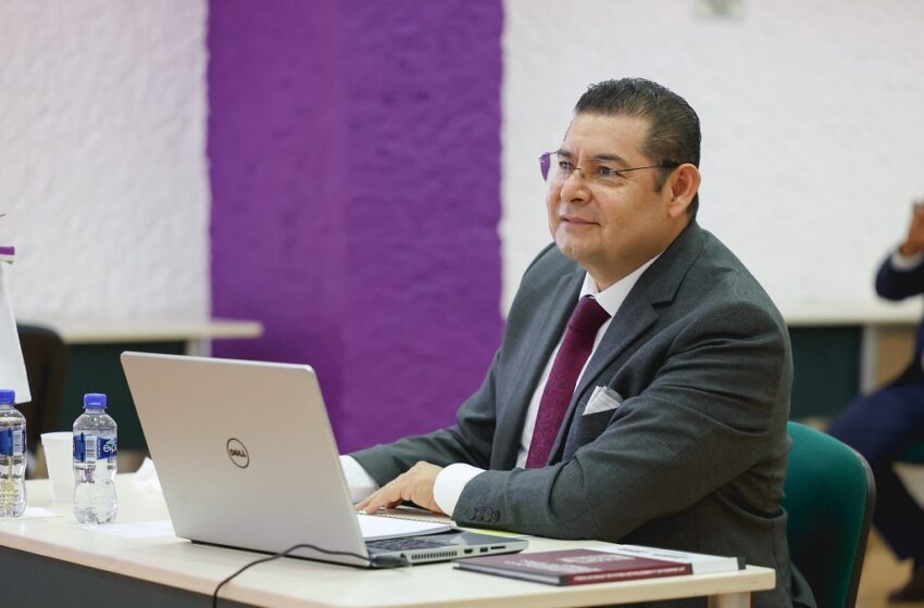  La educación pública es una herramienta de superación: Armenta