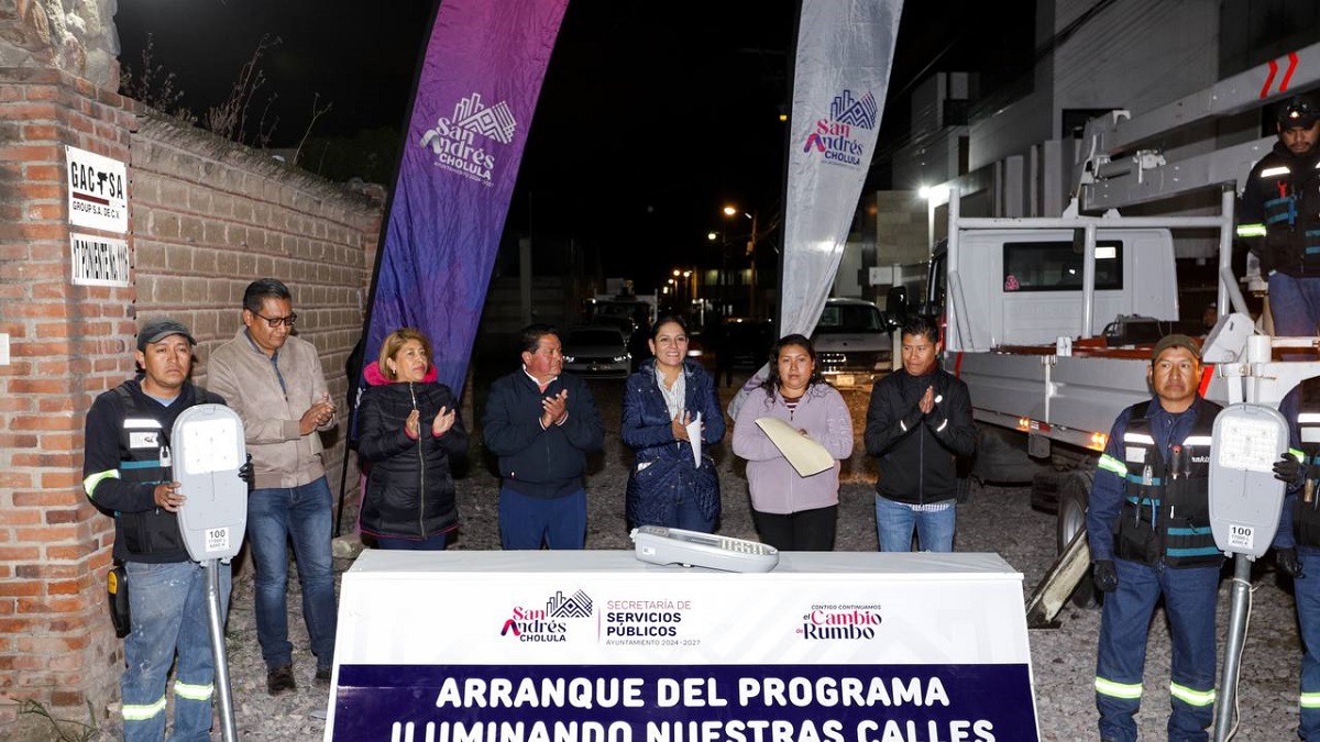 Mejora Lupita Cuautle Torres alumbrado público en San Andrés Cholula