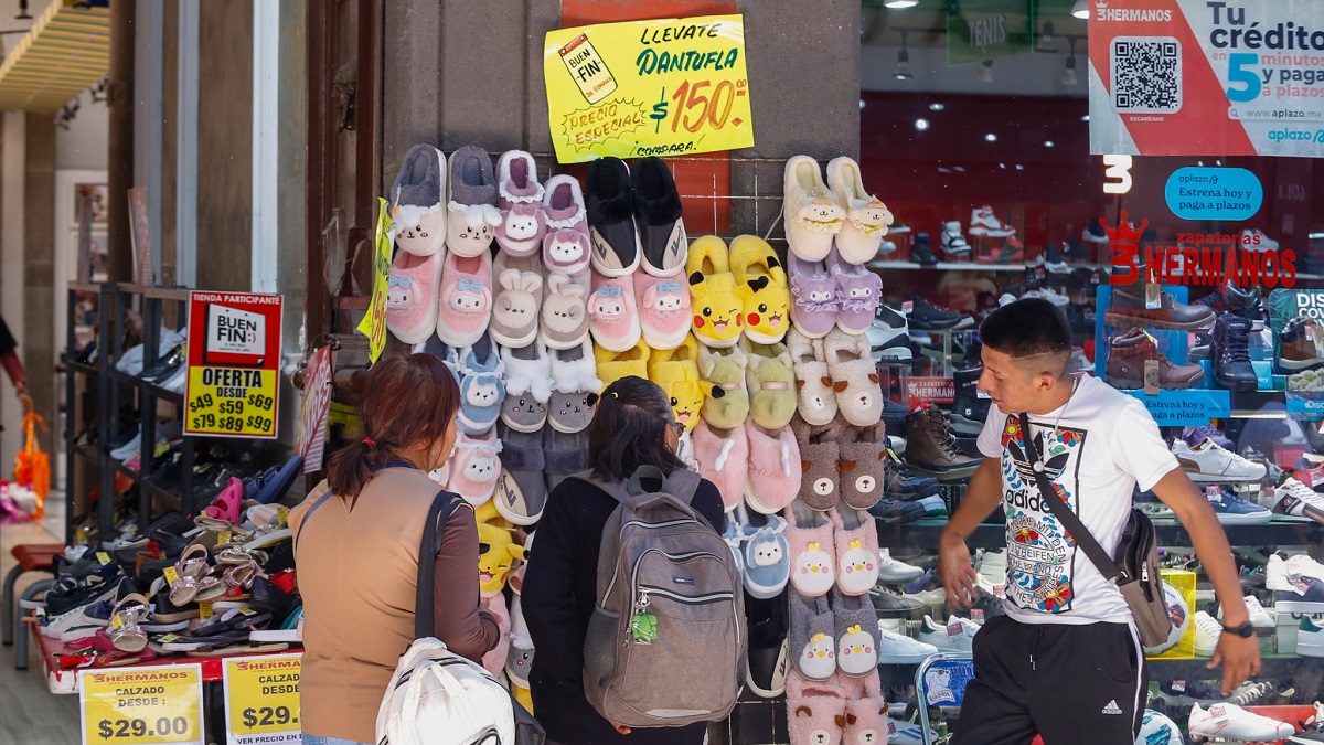 Universidades participarán en la reubicación de ambulantes en Puebla