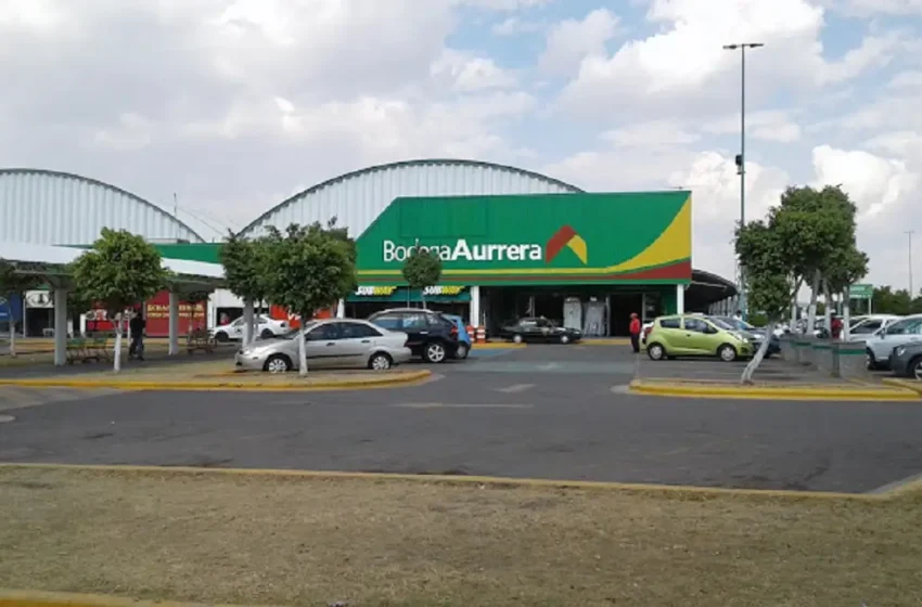  Vecinos de Xilotzingo solicitan más seguridad tras atraco en Bodega Aurrerá