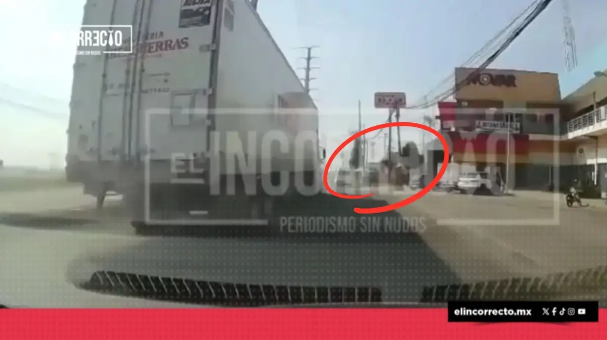 Captan momento en el que dan levantón a conductor de un camión de carga en Cuautlancingo (+VIDEO)