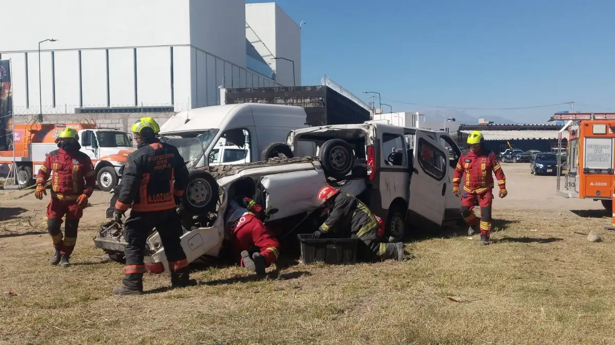 Certifican a elementos de emergencia en extracción de víctimas en accidentes vehiculares