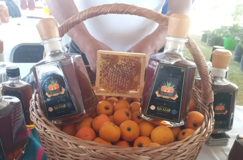  Conservas, ponche y mezcal ofrecen en la Feria del Tejocote en Huejotzingo