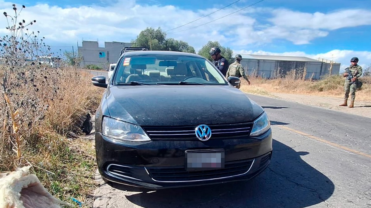 En acción conjunta, policía municipal de Huejotzingo y la marina recuperan vehículo robado