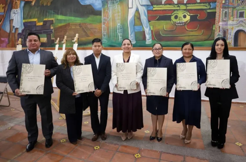  Entrega Lupita Cuautle Títulos Primordiales y Decreto Fundacional a Juntas Auxiliares de San Andrés Cholula