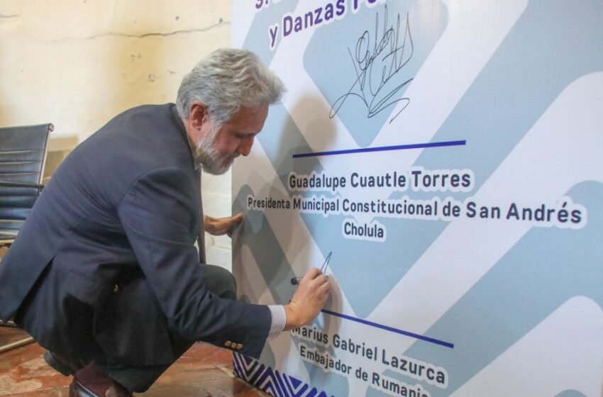  Impulsa Lupita Cuautle el intercambio cultural entre San Andrés Cholula y Rumania