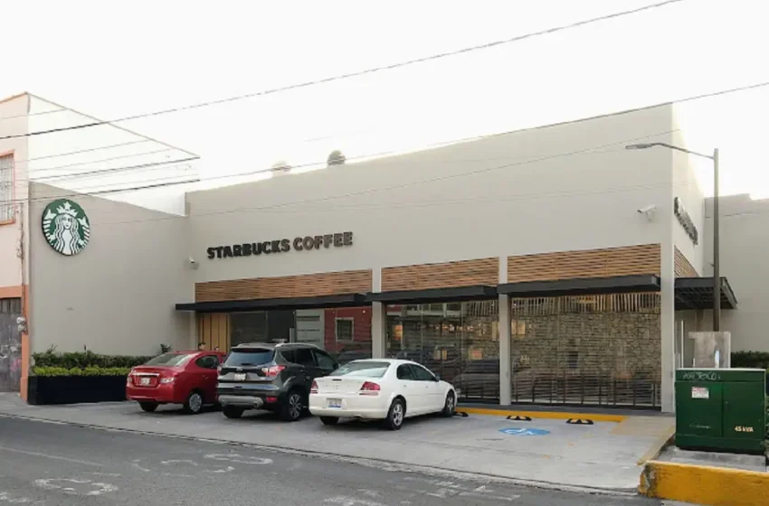  Dos sujetos asaltan Starbucks de la 25 Oriente; SSC investiga