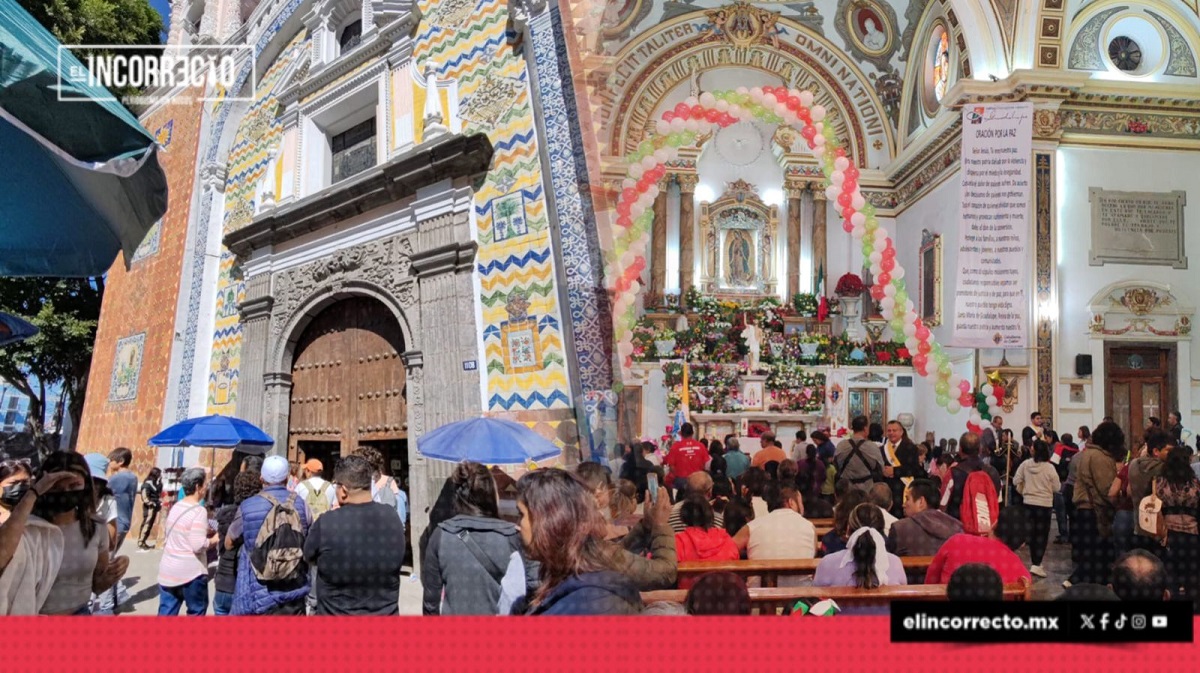 Poblanos y peregrinos adoran a la Virgen de Guadalupe en la Villita del Paseo Bravo