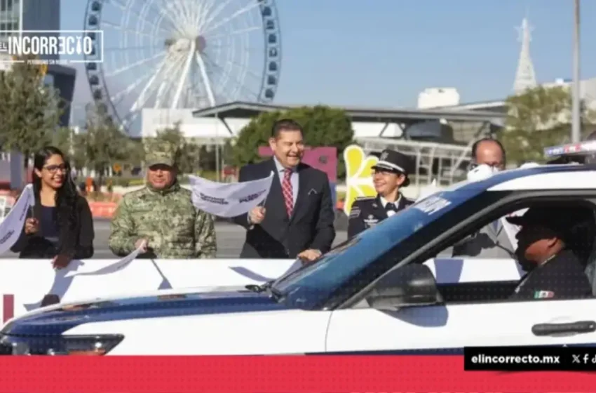  Armenta entrega 50 patrullas a la policía estatal