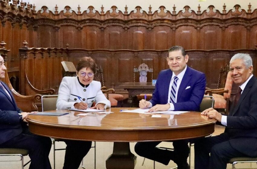  Armenta refrenda respeto a autonomía universitaria al signar convenio con la BUAP
