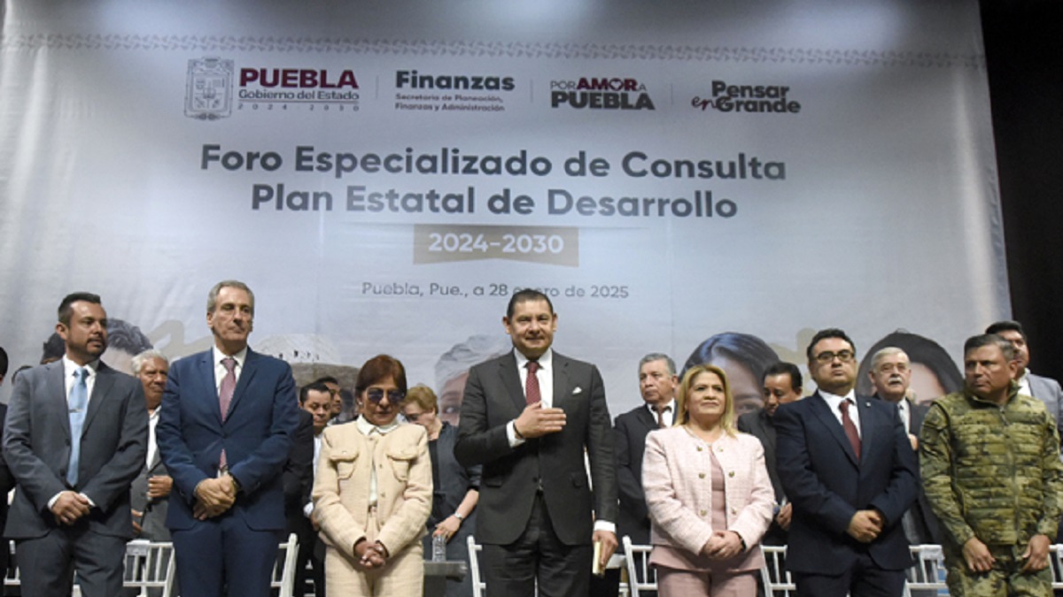 Celebra Rectora Lilia Cedillo que todas las voces se tomen en cuenta en el Foro Especializado de Consulta Ciudadana 2025