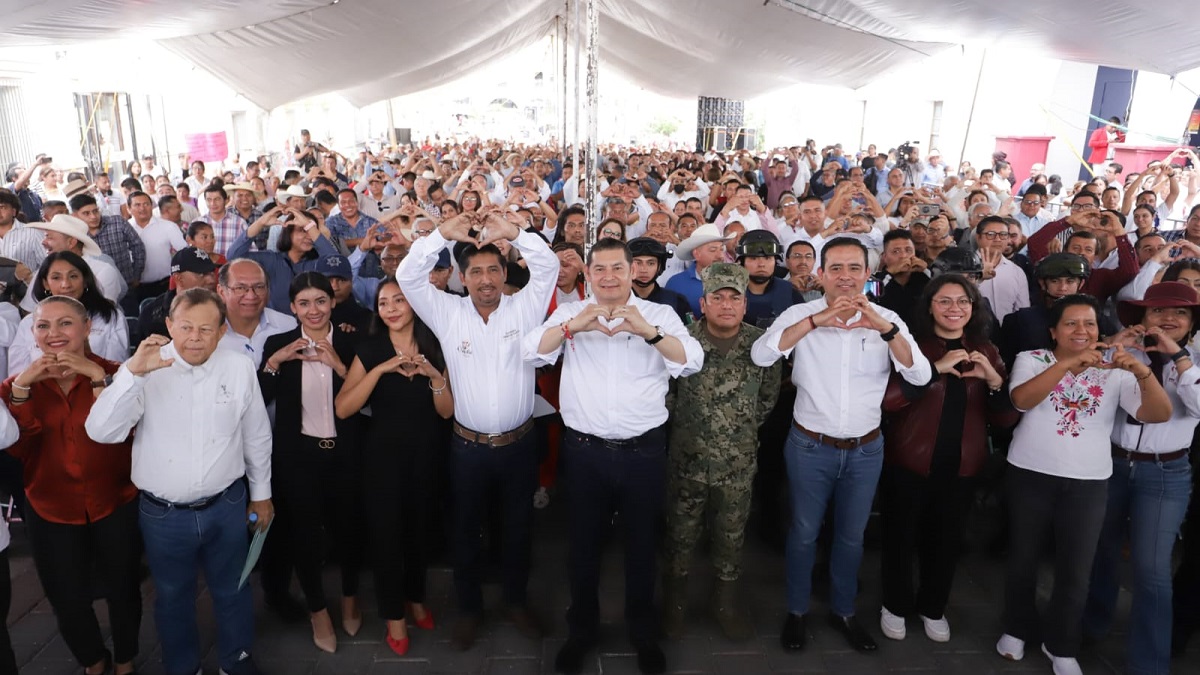 “El dinero del pueblo es sagrado; en Puebla se acabaron los moches": Alejandro Armenta