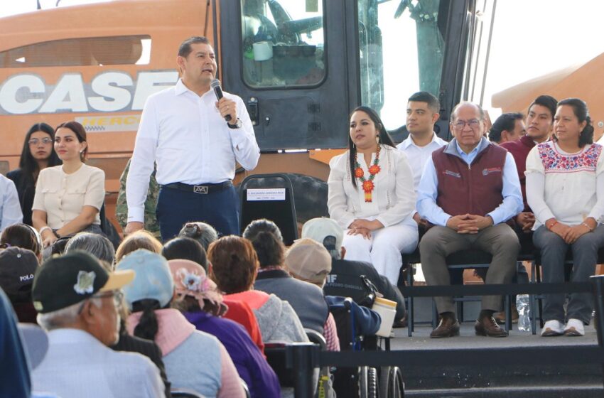  En unidad, gobierno y población dignifican a Puebla con faenas y tequio