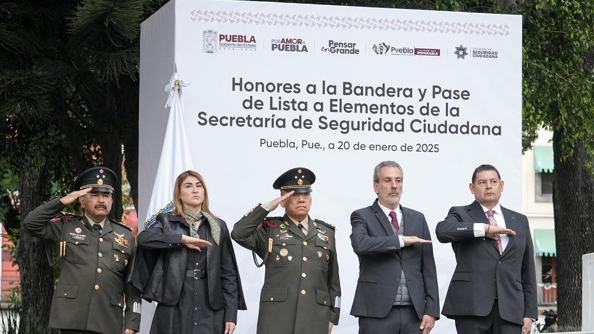 Encabezan Armenta y Chedraui pase de lista a fuerzas municipales en el Zócalo de Puebla