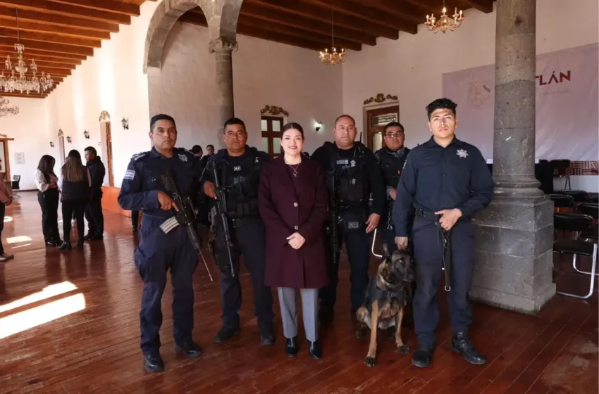  Policías de Zacatlán renuevan su CUP; son ejemplo de profesionalismo