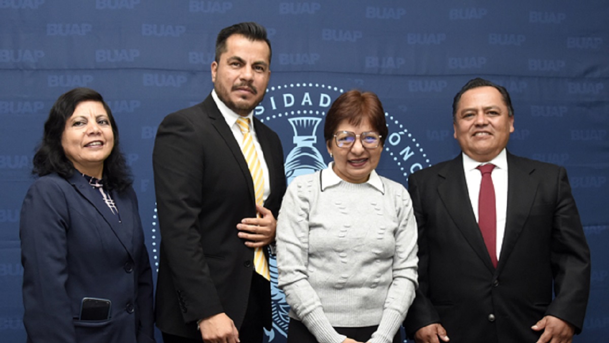 Preside Rectora Lilia Cedillo informe de labores en la Preparatoria Lázaro Cárdenas del Río