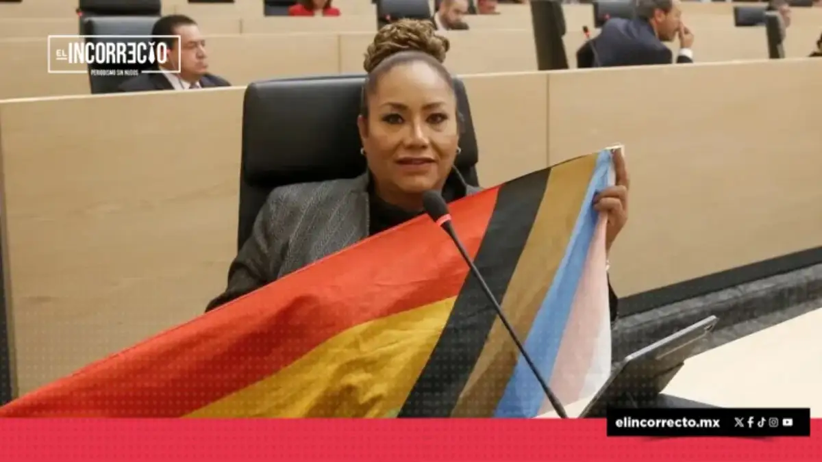 Activista trans, Gaby Chumacero rinde protesta como diputada local de Puebla